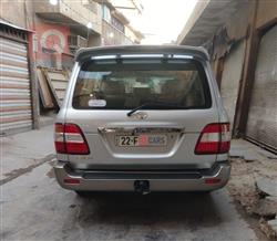 تۆیۆتا لاند کروزەر